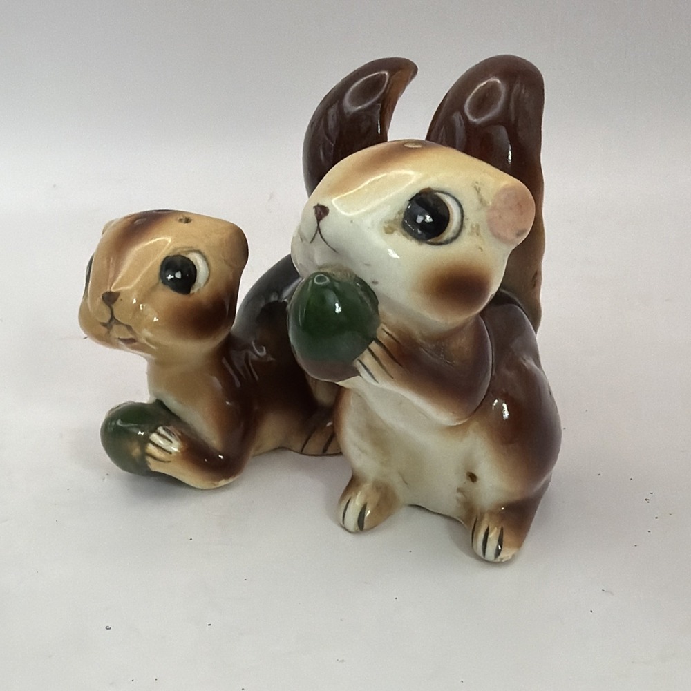 Chipmunk salt and pepper shakers Ceramic Vintage Japan 1950s 3"